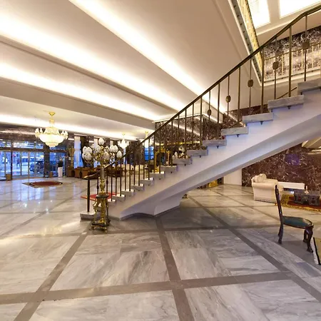 Unique Majestic Hauptbahnhof Hotel