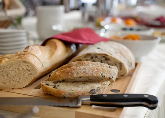 Unique Majestic Hotel 4*